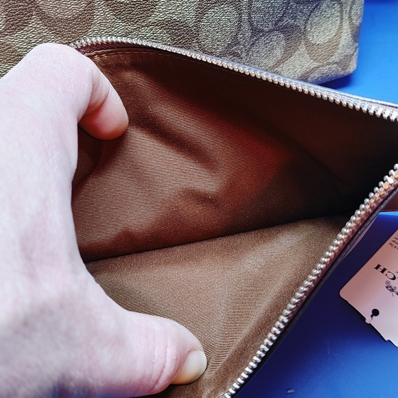 NEW COACH PURSE WITH WALLET - Picture 9 of 14